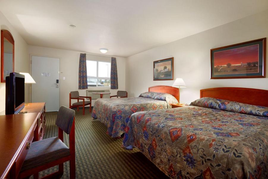 Travelodge Hotel By Wyndham Weyburn Luaran gambar