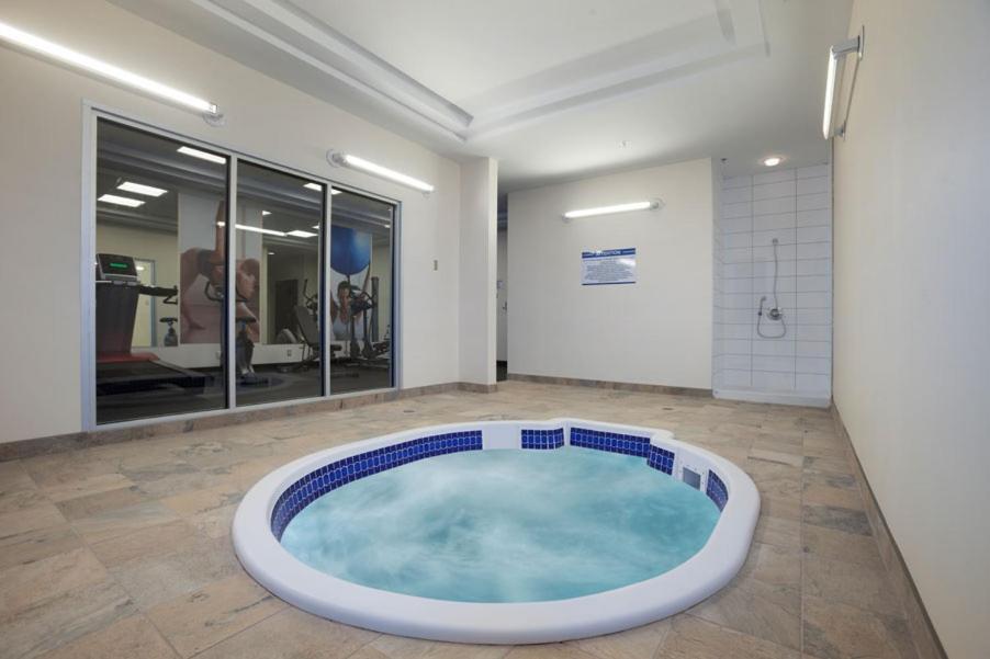 Travelodge Hotel By Wyndham Weyburn Luaran gambar
